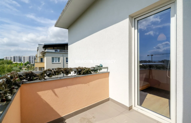 M 50M2 / 3 POKOJE / BALKON / GARAŻ / ZIELONO