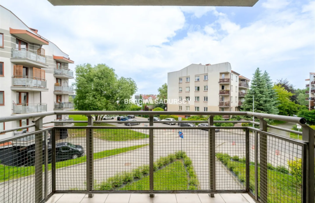 2 pok (oddzielne)  48m2 z garazem