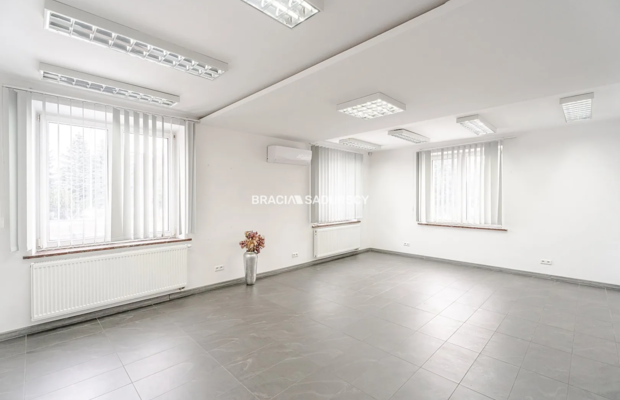 Przestronny lokal usługowy 270 m² – Zakopiańska