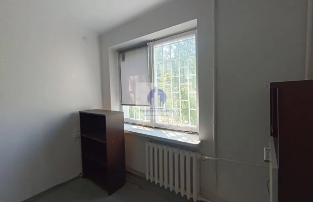 Włochy: lokal biurowy 37,60 m2 do wynajęcia