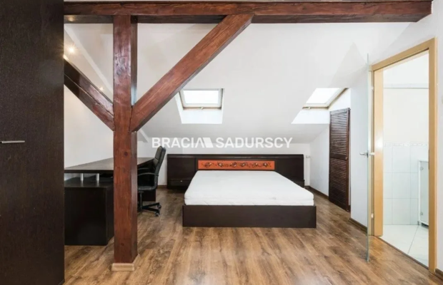Dwupoziomowy apartament z balkonem os. zamknięte