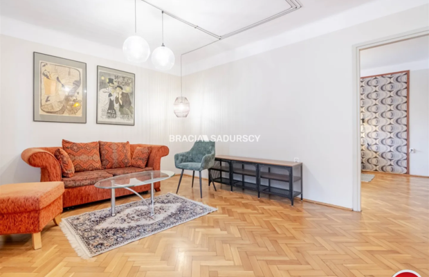 Kameralne mieszkanie blisko centrum.
