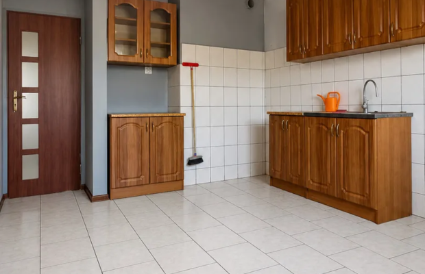 Przestronne mieszkanie z potencjałem-centrum Sejn
