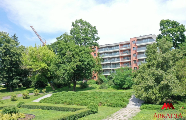 Biuro Nieruchomości Arkadia  ma przyjemność zaprezentować wyjątkowy apartament zlokalizowany w nowoczesnym budynku z rynku pier