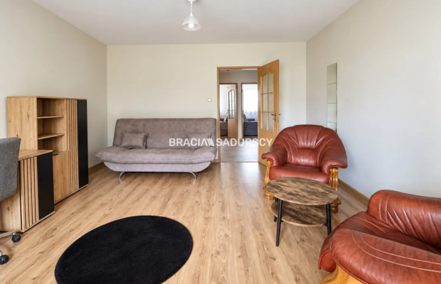 Sprzedam mieszkanie 62m2 z dużą piwnicą (3pok)