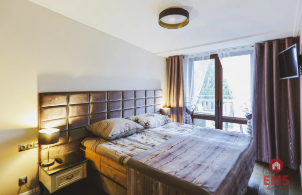 Dwupoziomowy Apartament z Panoramą na Jezioro