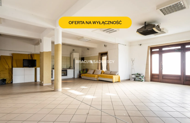 Lokal do wynajęcia w Centrum miejscowości Radziszów.   
Mam przyjemność zaoferować Państwu lokal do wynajęcia  o powierzchni 10