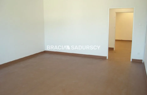 *Zdjęcia należą do właściciela oferty.      
 
KRAKÓW - PŁASZÓW , blisko węzła BIEŻANÓW na autostradzie A4.    LOKAL BIUROWY zn