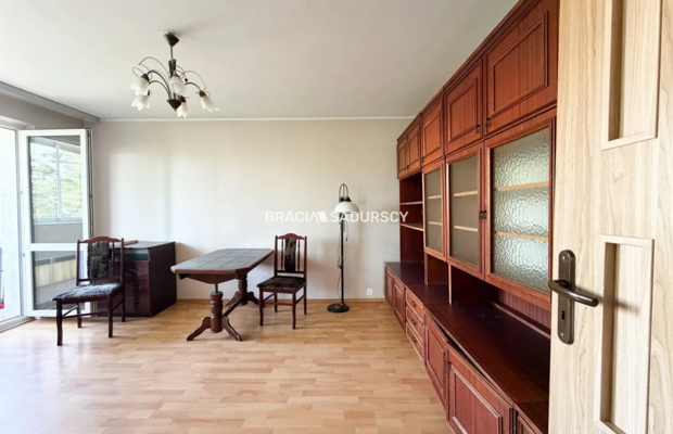 4 osobne pokoje, balkon, oddzielna kuchnia