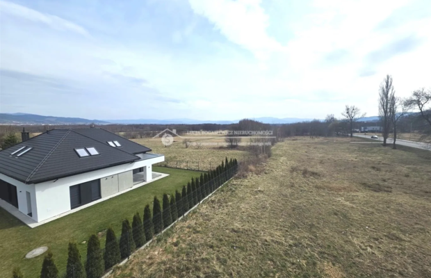 Lokal mieszkalny na wynajem - 60 m² | Usługi, handel, biuro lub cele mieszkalne | Parking w cenie  

 Do wynajęcia funkcjonalny