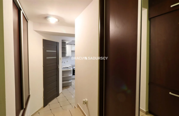 2 pokoje o pow. 45 m 2  blisko centrum i krakowskich uczelni 
OFERTA PROMOCYJNA DLA STUDENTÓW - TYLKO DO KOŃCA WRZEŚNIA -  479 