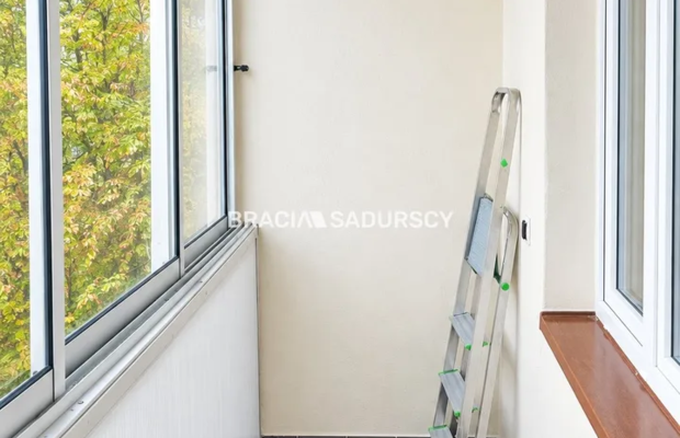 Mieszkanie 48 m² Nowa Huta - os. Zgody  
 

 Do wynajęcia przestronne, funkcjonalne, dwupokojowe mieszkanie z dwoma balkonami o