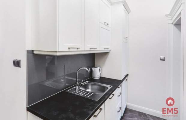 Dwupoziomowy Apartament z Panoramą na Jezioro