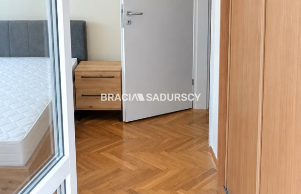 Mieszkanie 48 m² Nowa Huta - os. Zgody  
 

 Do wynajęcia przestronne, funkcjonalne, dwupokojowe mieszkanie z dwoma balkonami o