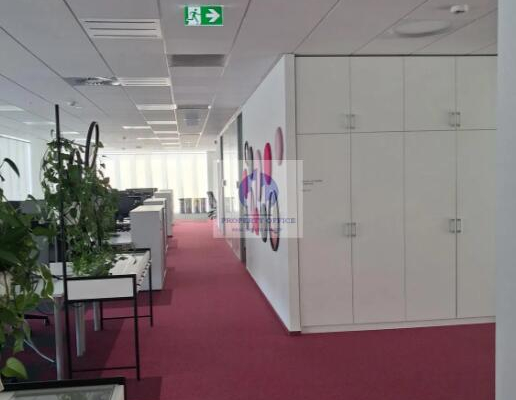 Włochy: lokal biurowy 919,50 m2 do wynajęcia