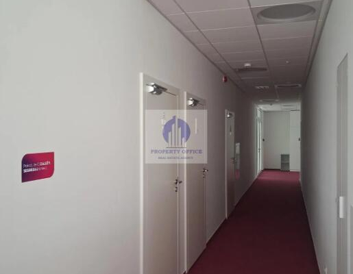 Włochy: lokal biurowy 919,50 m2 do wynajęcia