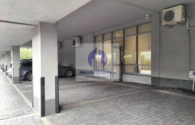 Włochy: lokal biurowy 334,85 m2 do wynajęcia
