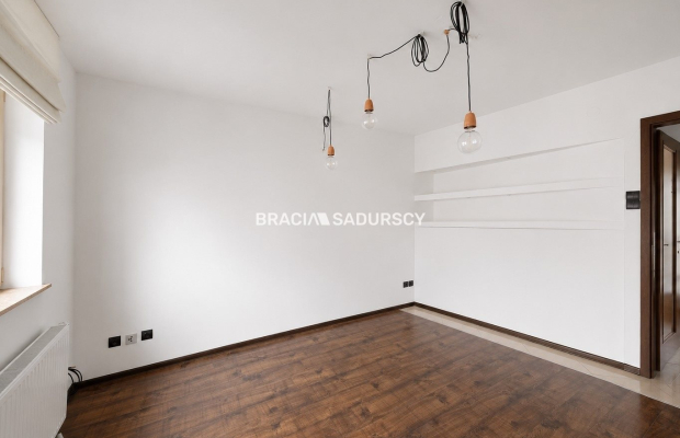 Dwupoziomowy apartament z balkonem os. zamknięte