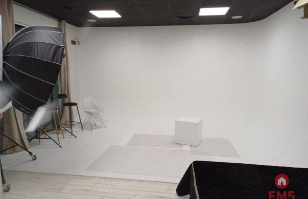 Atrakcyjny lokal w centrum, studio