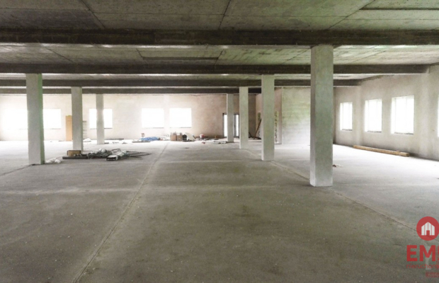 Powierzchnia handlowo-usługowa 1300 m2
