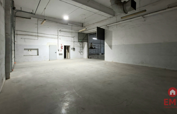 Hala-magazyn z rampą 1200 m2