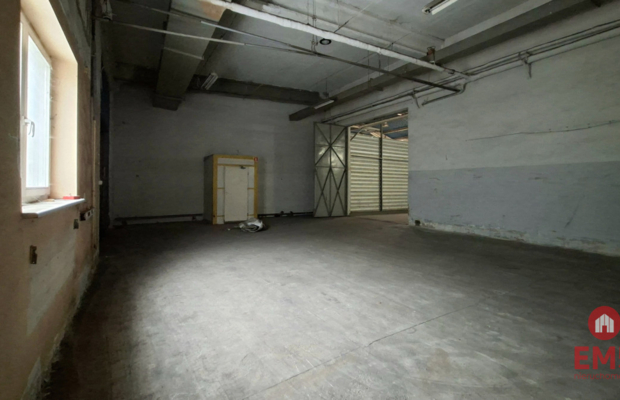 Hala-magazyn z rampą 1200 m2