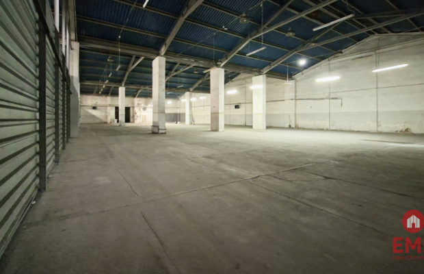 Hala-magazyn z rampą 1200 m2