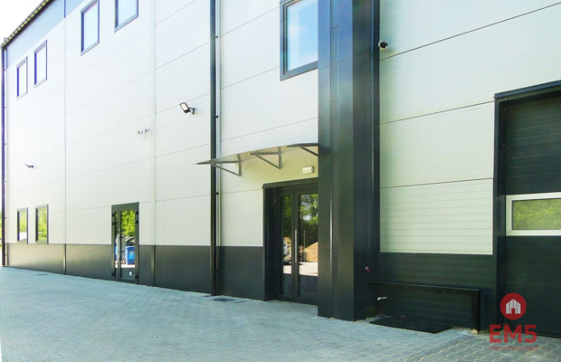 Hala z zapleczem biurowo-socjalnym, 570 m2
