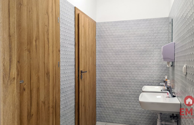 Budynek 1400 m2. Szkoła, fitness, gabinety