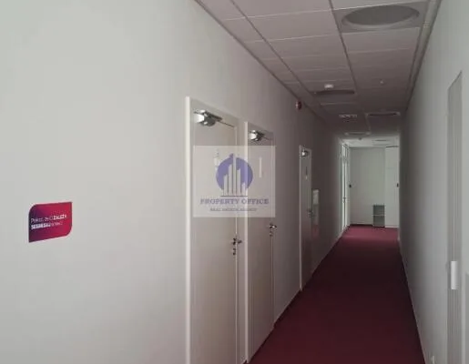 Włochy: lokal biurowy 919,50 m2 do wynajęcia