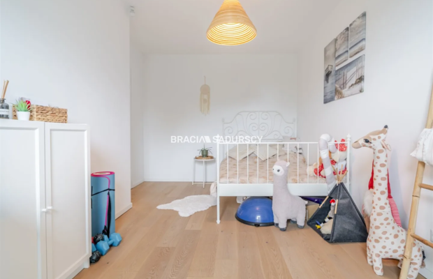 124 m² z ogrodem , 3 sypialnie, Garaż, W. Standard