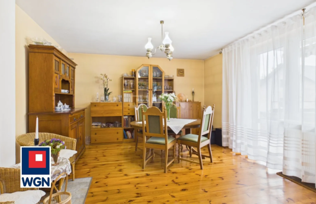 Na sprzedaż wolnostojący dom o powierzchni ok. 119 m2, położony na działce o powierzchni 547 m2.  
  
Nieruchomość znajduje się