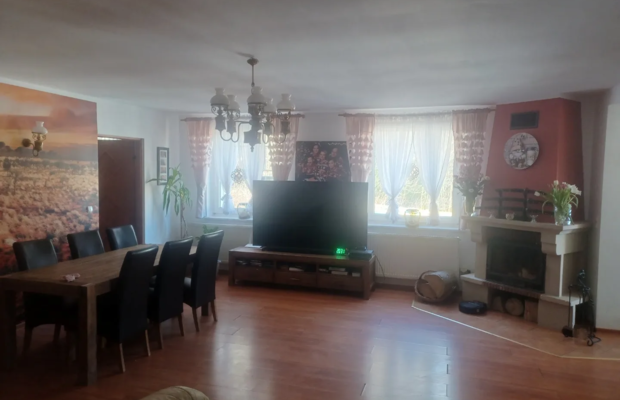 Kompleks produkcyjno-mieszkalny z halami i działką 6000 m² – Mieroszów