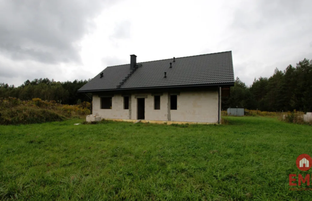 Dom w otoczeniu lasu | działka 2400 m²