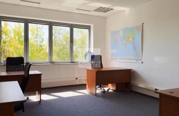 Włochy: lokal biurowy 80 m2 do wynajęcia