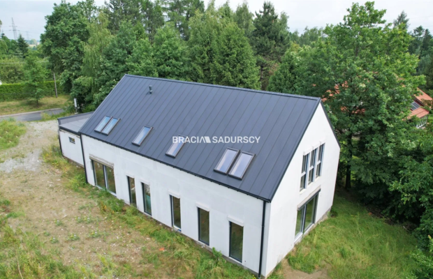 Dom jednorodzinny z basenem