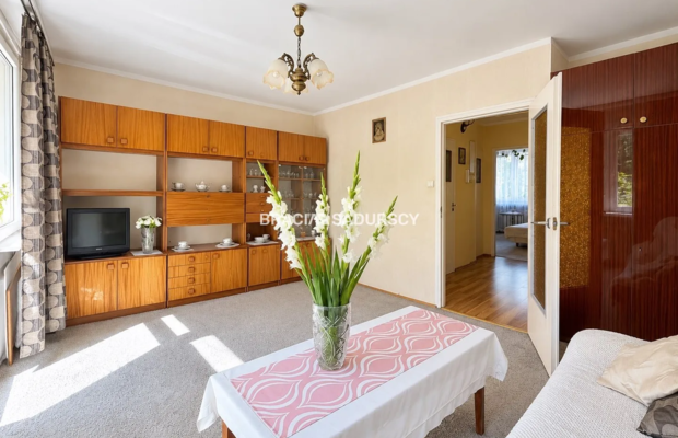 3 pokoje, 56 m², balkon, osobna kuchnia