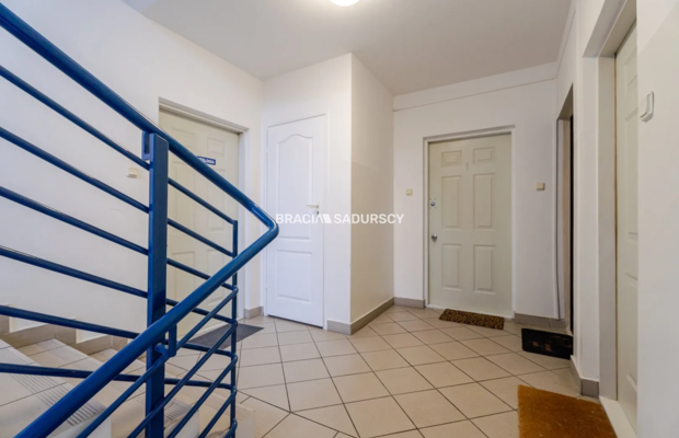 2 pok z duża kuchnią i balkonem ul. Szuwarowa