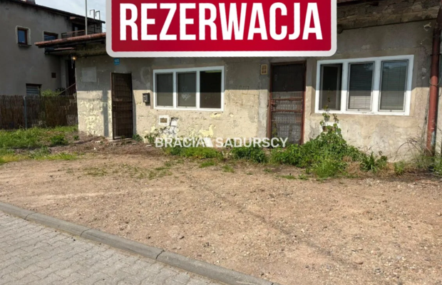 Działka budowlana 300m2 z budynkiem: gaz,prąd,woda