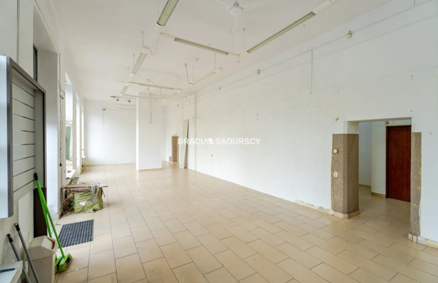 Lokal usługowo-handlowy ok. 150m2 – duża witryna