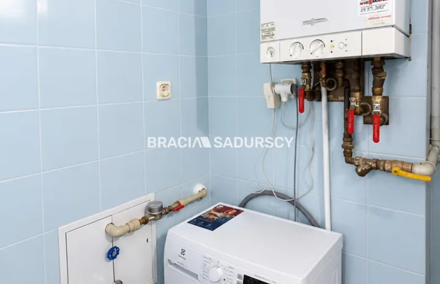 Przytulna kawalerka z dużym balkonem - Łokietka 