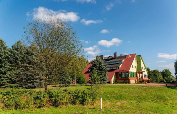Hotel Park Inn Resort & Fish Restaurant nad jeziorem