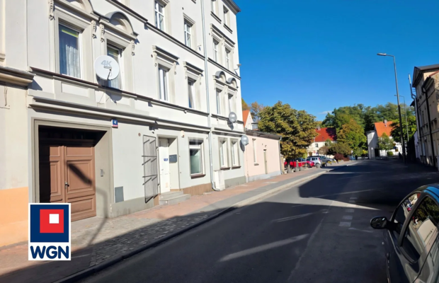 Mieszkanie, 2 pokoje, I piętro, zadbana kamienica, sprzedam, 299 000.  
  
Na sprzedaż przestronne, bardzo funkcjonalne mieszka