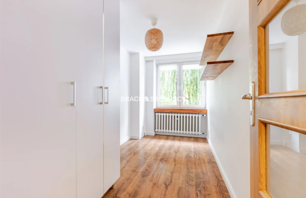 Do wynajęcia nowoczesne mieszkanie po remoncie - 38 m² | os. Strusia, Kraków Nowa Huta   
 
Cena najmu: 2 500 zł | 2 pokoje | P