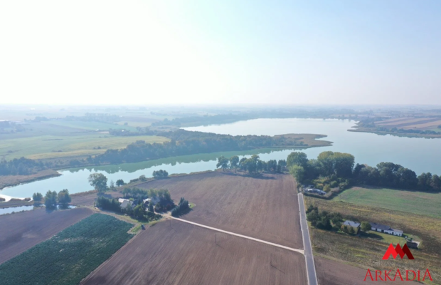 DZIAŁKA NAD JEZIOREM – 3540 m² – CHOCEŃ