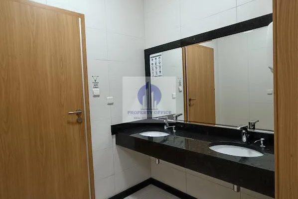 Włochy: lokal biurowy 102,25m2 do wynajęcia