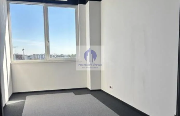 Włochy: lokal biurowy 18,70m2 do wynajęcia