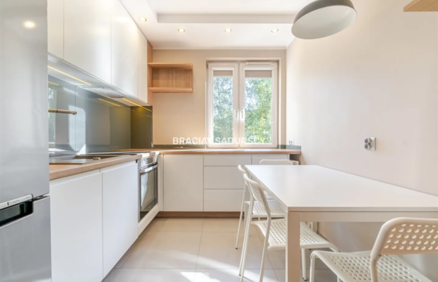2 POKOJE | 52 m² | BALKON | OSOBNA KUCHNIA |