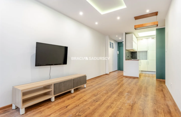 Do wynajęcia nowoczesne mieszkanie po remoncie - 38 m² | os. Strusia, Kraków Nowa Huta   
 
Cena najmu: 2 500 zł | 2 pokoje | P