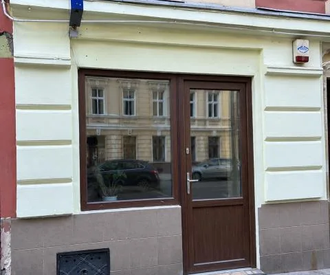 Sprzedam lokal z witryną, przy Dworcu PKP